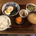 榴岡の食卓 eato - 角煮定食