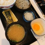 吉野家 カインズホーム木更津店 - しらすおろし定食390円(4～11時までの朝食メニュー)