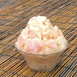 いちごカフェ - 桃の果実のかき氷