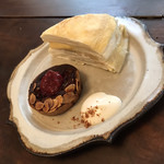 aie 焼き菓子と珈琲 - ミルクレープ、ルバーブの焼きタルト