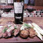 ラ ピニャータ - 赤ボトル、牛ロースト