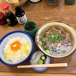 千とせ - 肉吸い650円、小玉210円