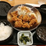 旬鮮酒場 天狗 - 鶏の唐揚げ（８個）定食　５５０円