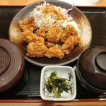 旬鮮酒場 天狗 - 鶏の唐揚げ（８個）定食　５５０円