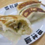 田村屋 - 熱々の餃子も旨いよ！