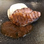 部位ごとに調理法を変える豚肉専門店 グロワグロワ - 