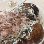 鞍馬 - たこ焼き 8個 ソース（税込 520円）評価＝◯
