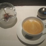 レストラン ラ フィネス - プティ・フール（生チョコ レモン風味）、コーヒー