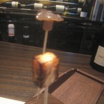 レストラン ラ フィネス - アミューズ（シメジ、チョウザメ燻製）