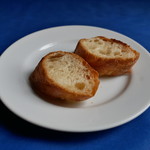 ペペロンチーノ - パン