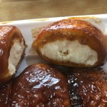 火群庵 - この店の焼きまんじゅうは結構弾力があります！