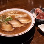 きたかた食堂 - 『蔵出し醤油らーめん・すっきり』と『ミニ本鮪丼』