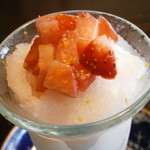 土家 - 24年1月　デザート　酒粕のシャーベット　苺添え