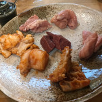 Sumibi Yakiniku Horumon Yokoduna Sanshirou - 