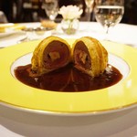 シェ・イノ - 2019年6月利用。肉料理　仔羊のパイ包み焼き“マリア カラス風”