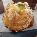 やかもち蔵 - 桃のクッキーシュー