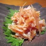 Kaisensakaba Hamayaki Gyokou - 希少珍味。サメ軟骨と梅肉和えの梅水晶