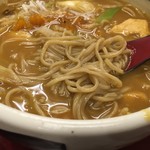 Kinoene - 「カレー南蛮そば」（900円）の麺アップ