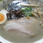 メガトンラーメン - 三ヶ森ラーメン大盛(600円+80円)