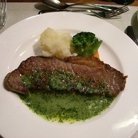 LA PAIX - ステーキ　バジルソース？