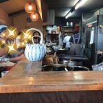 そば政 - 地元の人なのだろうか。こんな住宅地にこの時間に店内はいっぱい。（外を歩いてる人は居ない。）