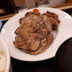 松屋 - 豚焼肉と牛カルビの鉄板コンビセット 大盛