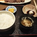 雅亭 - サービスランチ（ステーキ肉） 1,069円 ♪