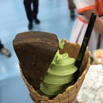 Nana's green tea - 抹茶ガトーショコラの抹茶ソフトクリーム