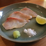 柚木元 - チョウザメのお刺身（昆布〆）