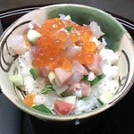 ほっとけや - 「贅沢丼」700円＋税。