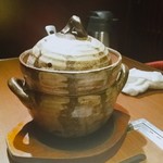 Niku Ryouri Kojirou - 牛テール土鍋ご飯（テールスープ付）・・・その場で骨を除いてくれました。大葉・シソの実・ネギなどでさっぱりいただけます。途中でテールスープをかけてお茶漬けでいただきました。このほうが好きでした。