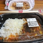 Sukiya - カレーの並盛は定価490円とけっこうするが牛丼並盛よりも量が多い
