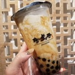 珍煮丹 - 自分でストロー挿すの