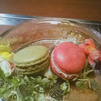 肉料理 KOJIRO - フォアグラのパテを挟んだマカロン・・・マカロンは普通に甘いので、フォアグラとあう？と思ったのですが、不思議とあいます