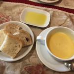 ラス - ランチスープとパン