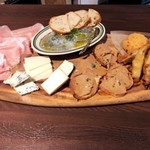 Lupi32 - ランチの前菜、２人分。