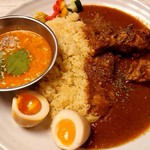 カレーのぼんチョビ - チキンと鯛出汁の合いがけカレー♪