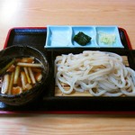 尾張屋 - 武蔵野地粉うどん(850円)