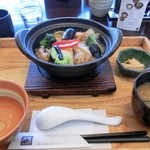 大戸屋 - 広島産カキと彩り野菜の鍋あんかけご飯