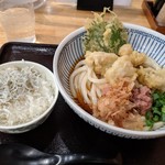 讃岐うどん　ぶっかけや - 鱧と大葉の天ぷらぶっかけにしらすごはんを付けました