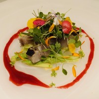 ARMONICO - 豊後水道産イサキ　木苺　グリーンアスパラガスのサラダ