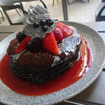 BASALT - バサルト特製チャコールバター ミルク パンケーキ　　