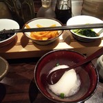 Tonkatsu Wakou Takumian - ワサビ昆布、大根壷漬け、野沢菜、大根おろし