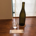 cafe yom pan - お水のボトル...なんてオシャレなの〜！