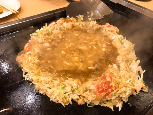 東京下町のもんじゃ焼きの正しい焼き方つくり方は 最初に土手をつくる理由 東京下町 曳舟 もんじゃ ダコタ Dakota