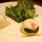 萬珍樓 - お祝いに頂いた桃饅頭