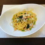 Little cucina Yume - カブとサーモーモンのパスタ