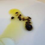 Little cucina Yume - オリーブオイルに黒胡椒