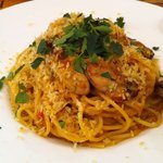 ピッツェリア ノーチェ - カキのトマトソース シチリア風レモンのパン粉かけ