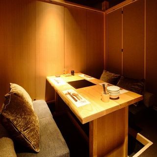 【禁煙】掘りごたつ6名様×6
扉付きの完全個室をご用意しております。